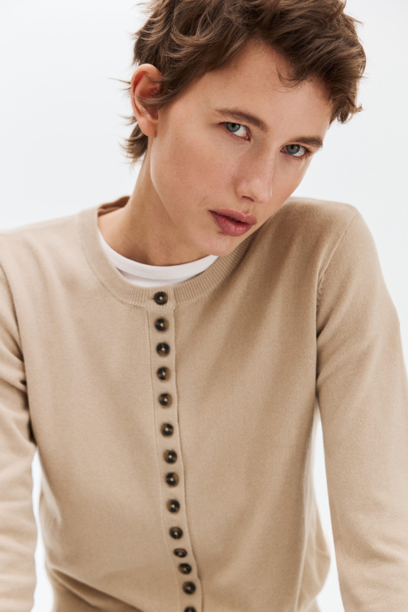 beige-vestjes-dames-311ocr-1.jpg beige vestjes dames - Afbeelding 1
