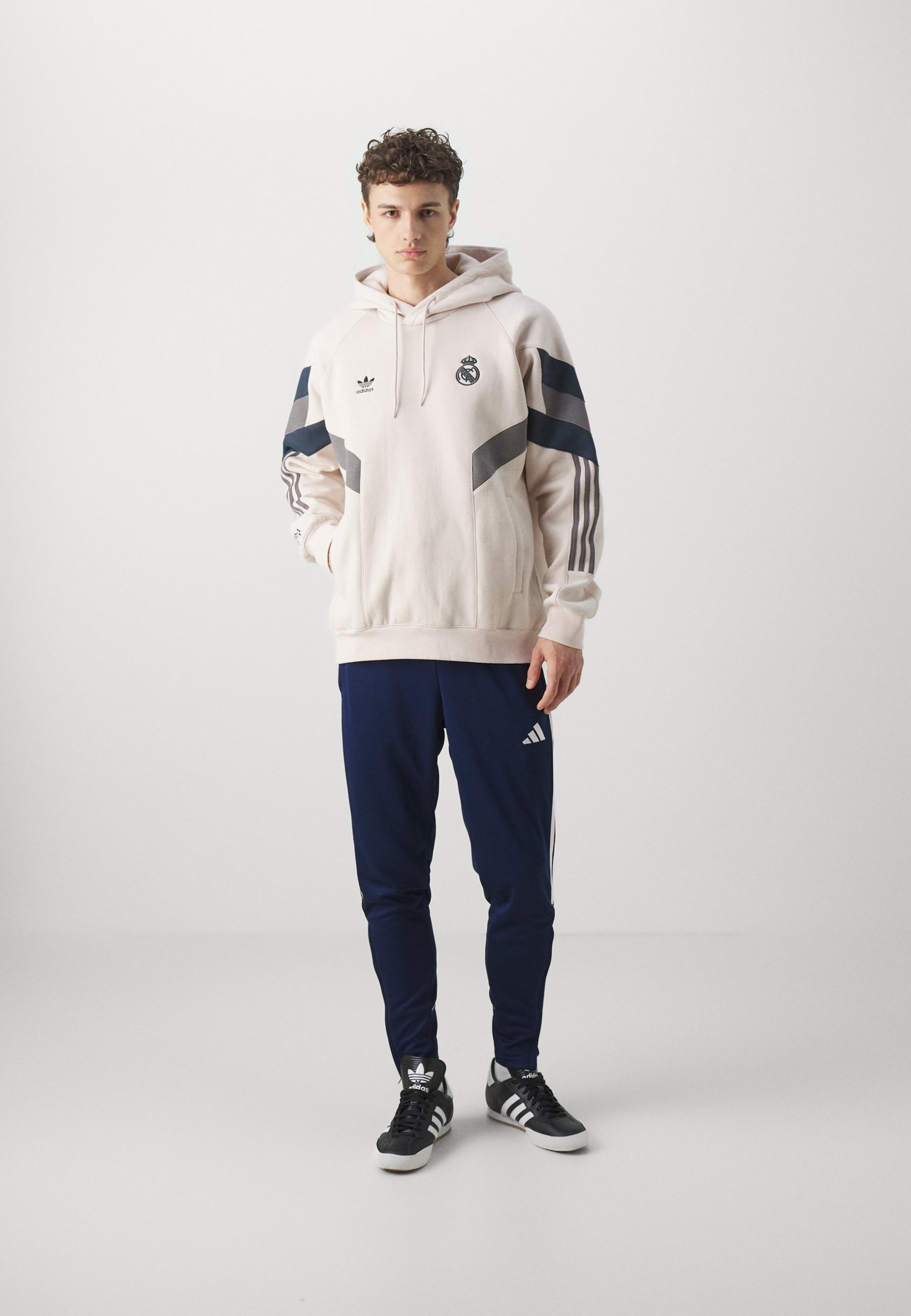 real-madrid-trui-292nxn-1.jpg real madrid trui - Afbeelding 1